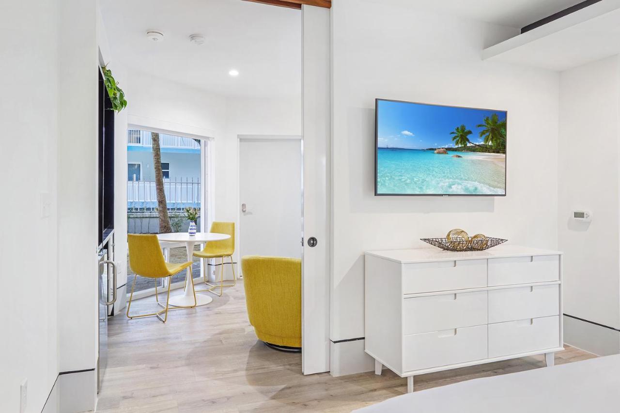 Ocean Treasure Beachside Suites Lauderdale-by-the-Sea Exterior photo