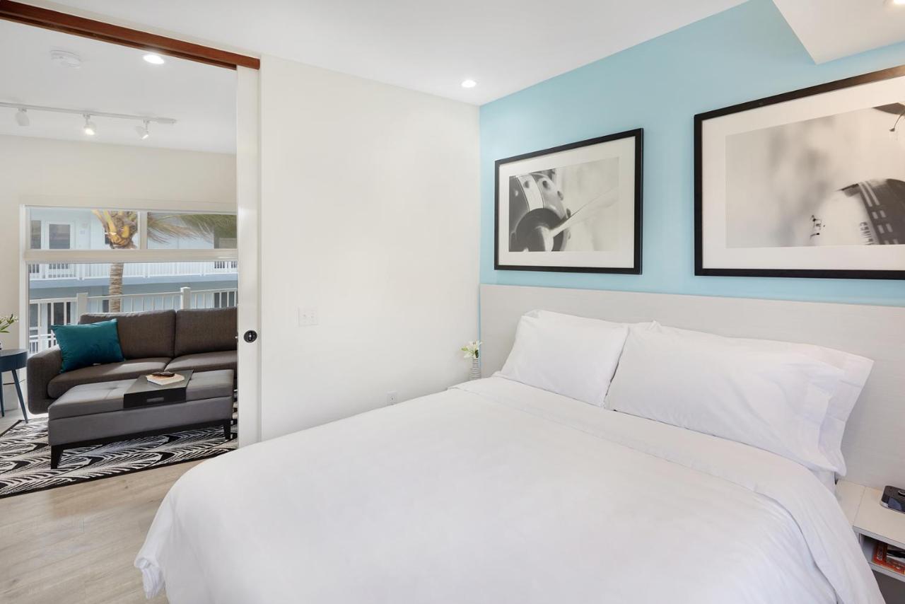 Ocean Treasure Beachside Suites Lauderdale-by-the-Sea Exterior photo