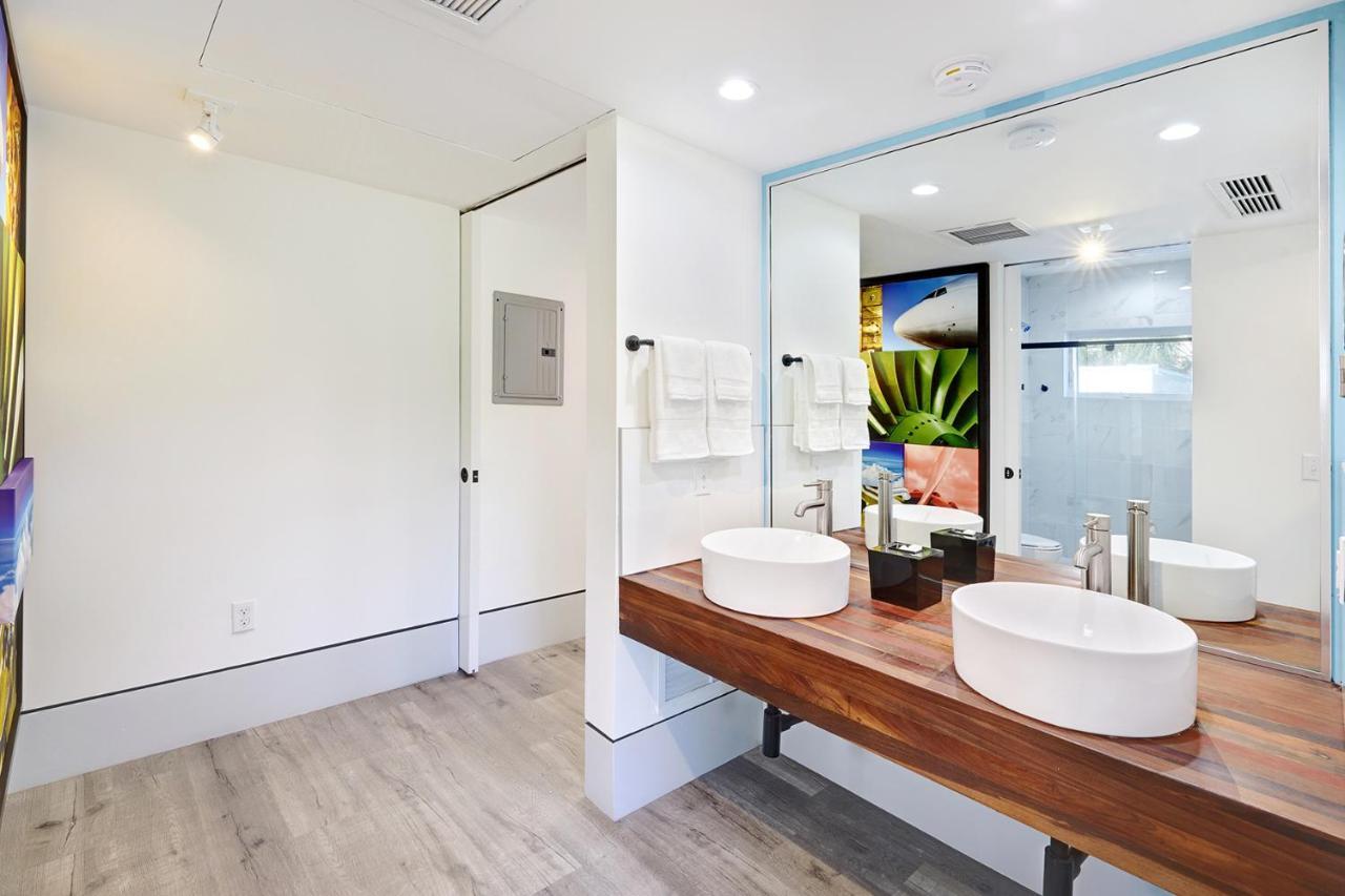 Ocean Treasure Beachside Suites Lauderdale-by-the-Sea Exterior photo