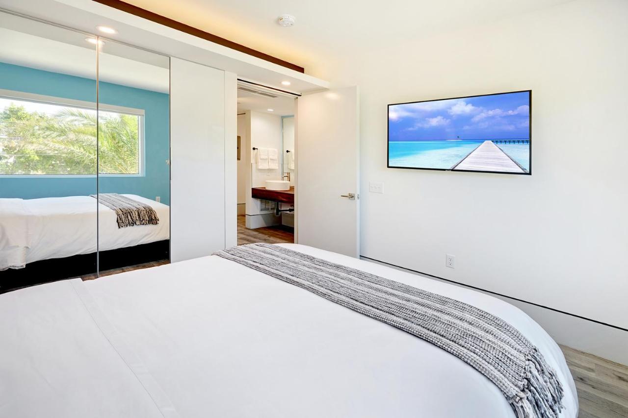 Ocean Treasure Beachside Suites Lauderdale-by-the-Sea Exterior photo
